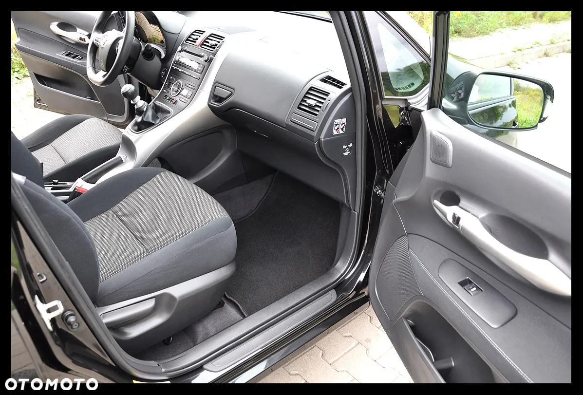Toyota Auris 1.6 Edition - 29