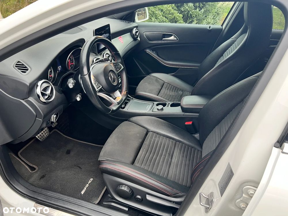 Mercedes-Benz GLA 220 4-Matic AMG Line - 4