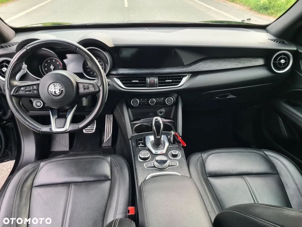 Alfa Romeo Stelvio 2.0 Turbo 16V AT8-Q4 Veloce - 19