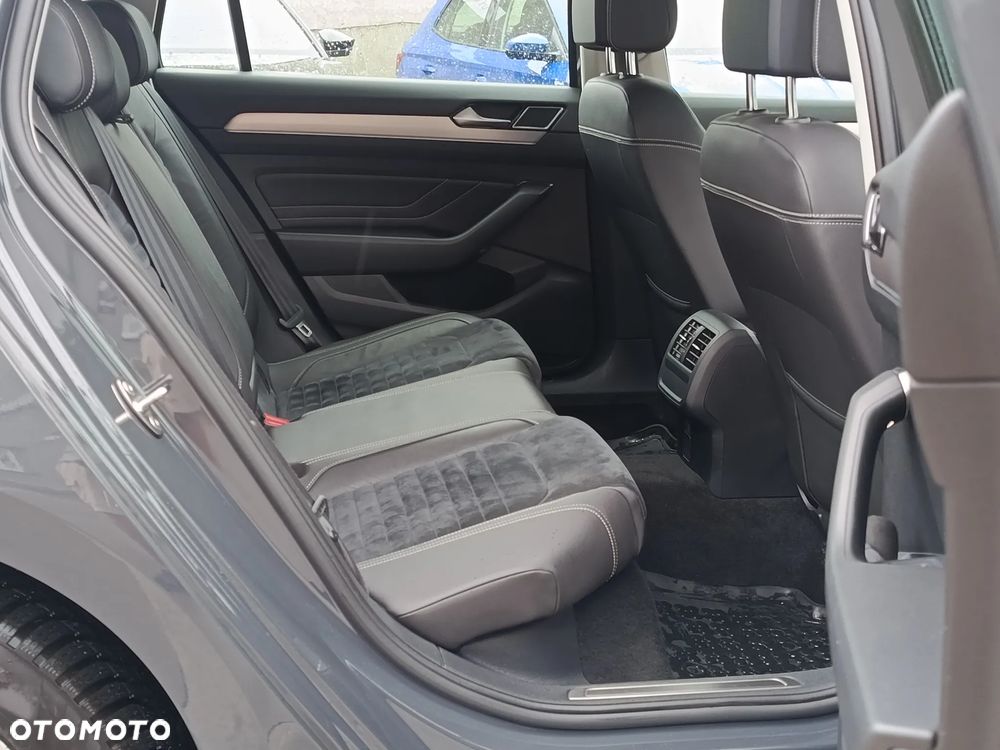 Volkswagen Passat - 9