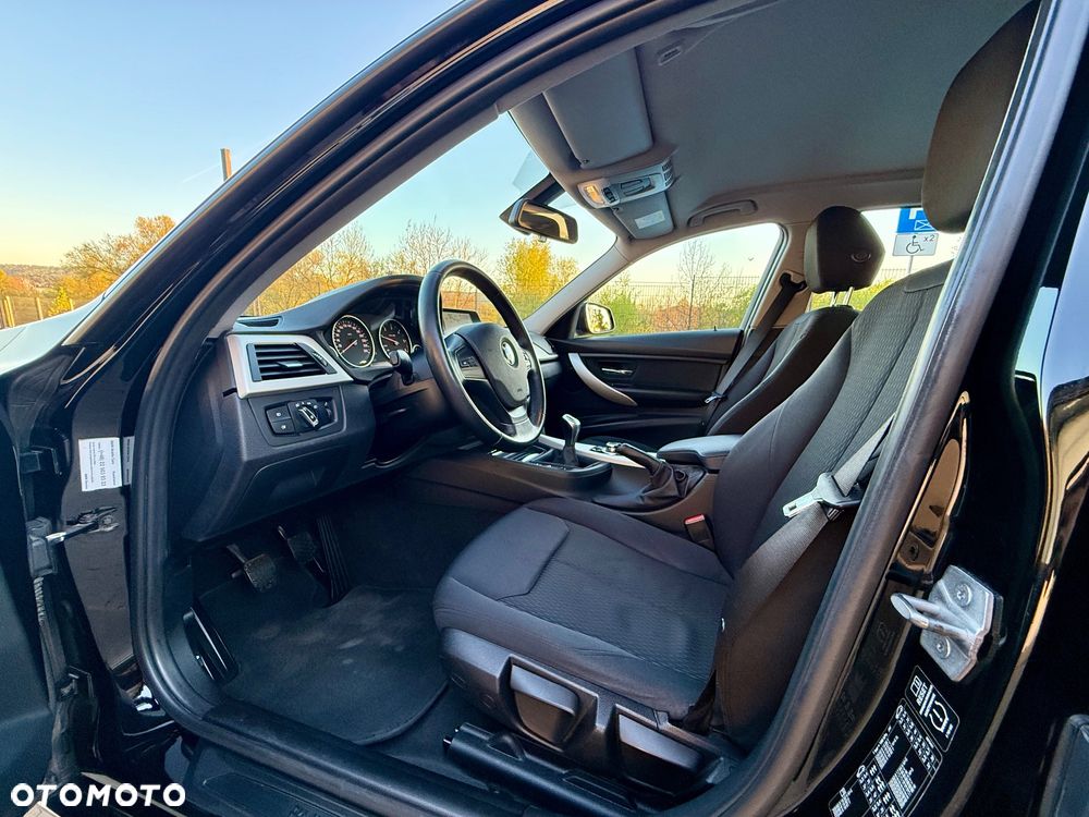 BMW Seria 3 316d - 14