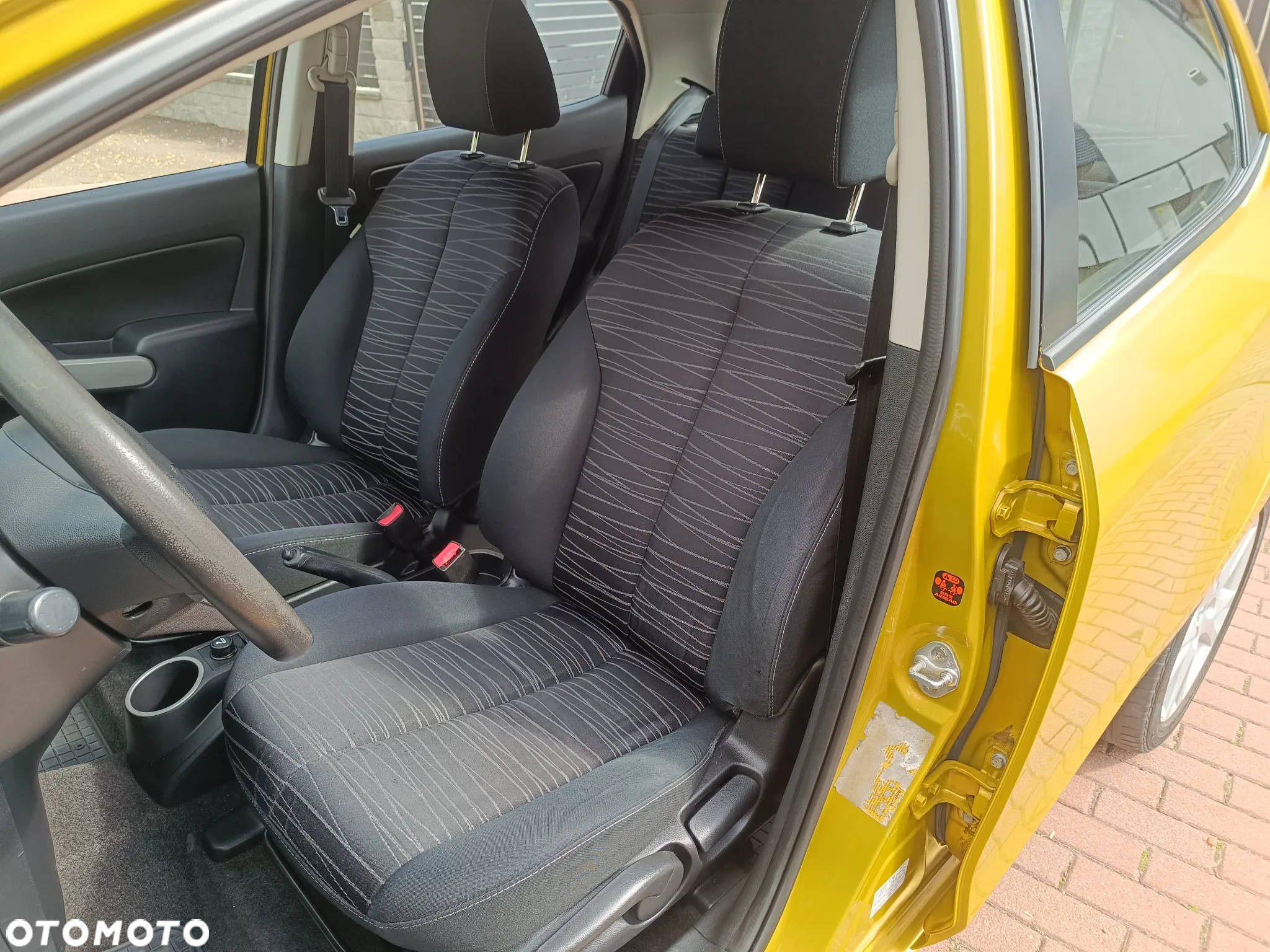 Mazda 2 - 10