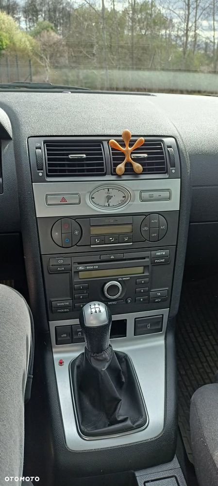 Ford Mondeo - 8