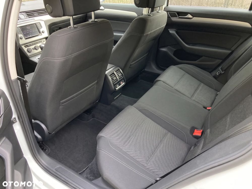 Volkswagen Passat 2.0 TDI BMT Comfortline - 8
