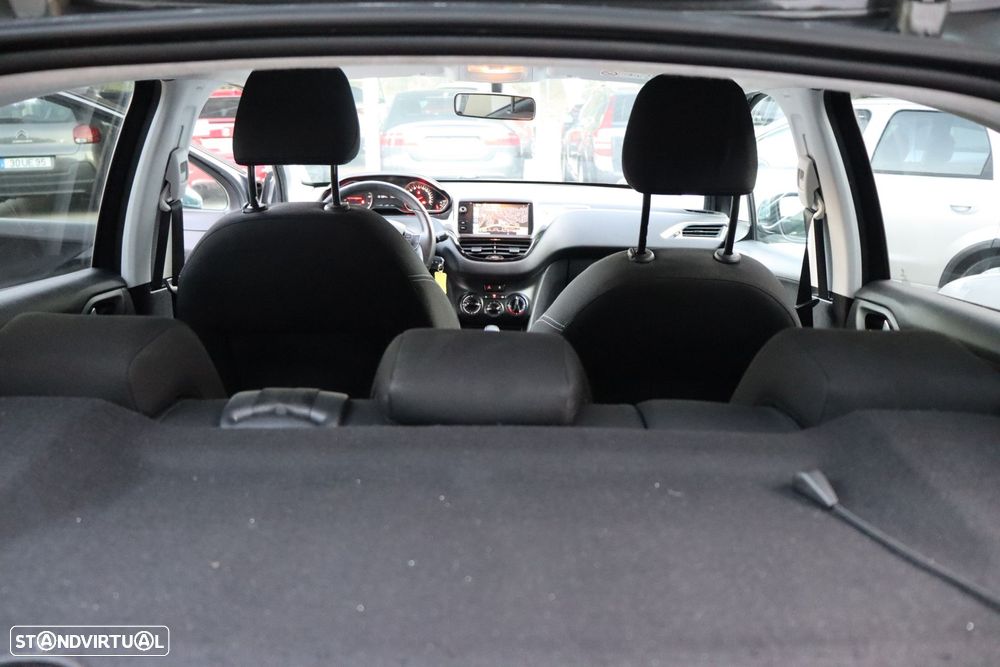 Peugeot 208 1.2 VTi SE Style - 18