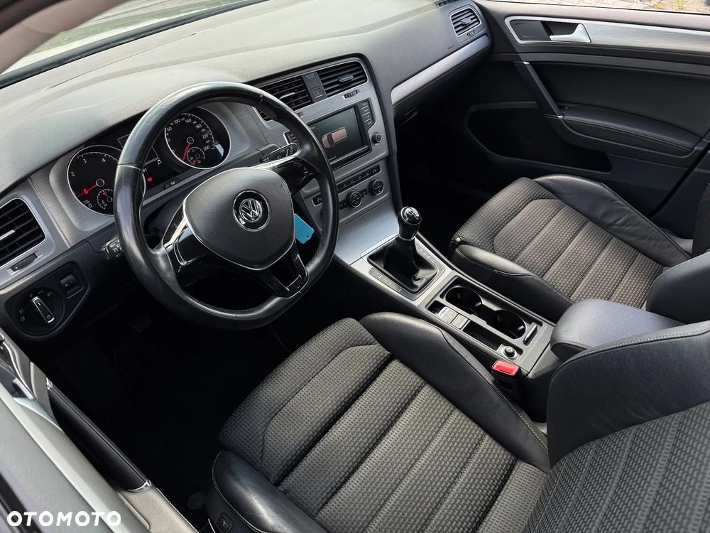 Volkswagen Golf - 5