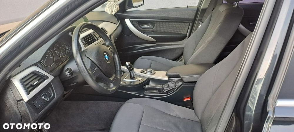 BMW Seria 3 318d Modern Line - 25