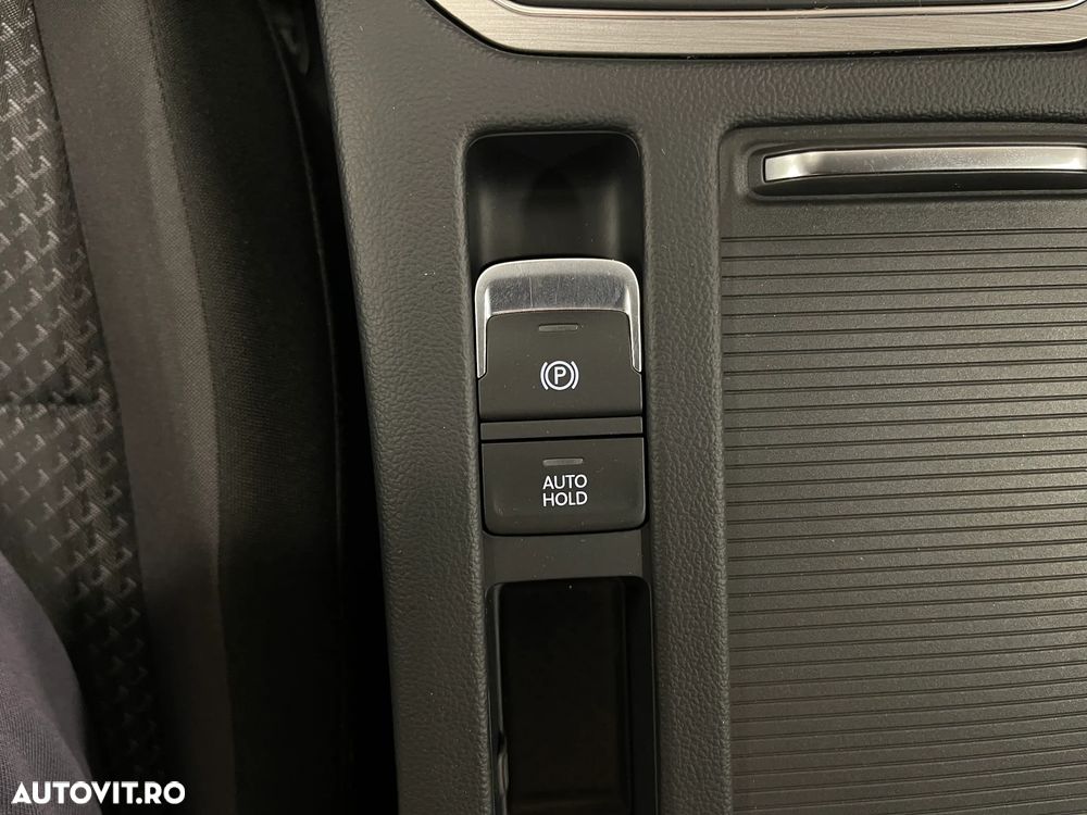 Volkswagen Passat 2.0 TDI DSG Comfortline - 23