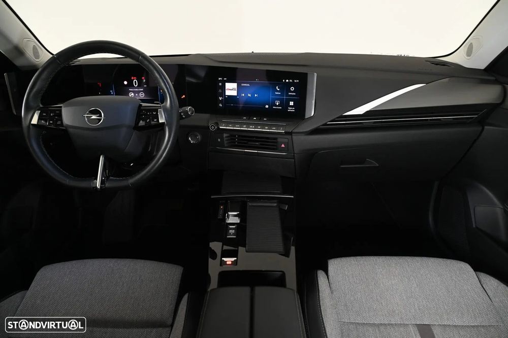 Opel Astra 1.2 T Elegance - 2