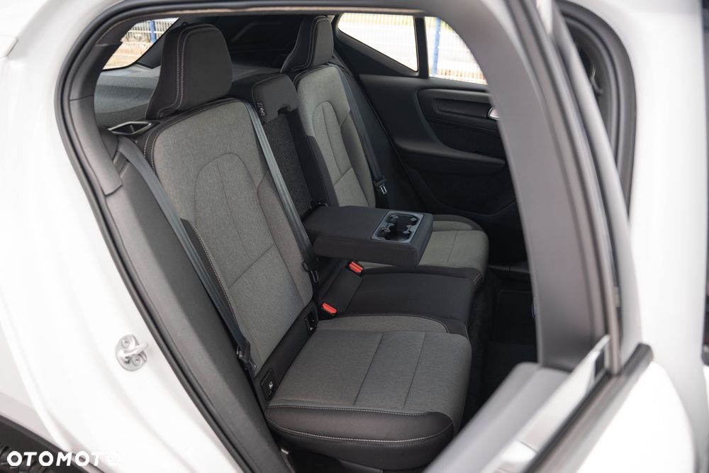 Volvo XC 40 B3 B DKG Plus Bright - 33