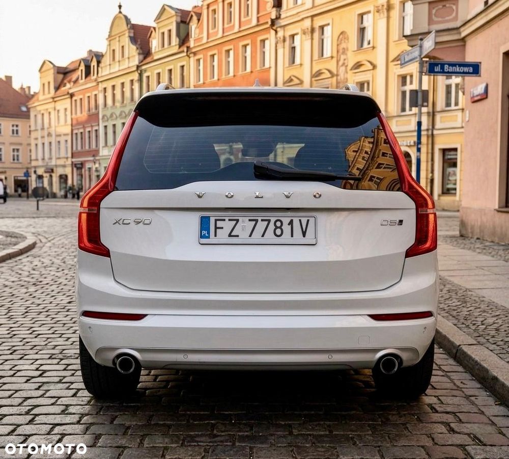 Volvo XC 90 D5 AWD Geartronic Momentum - 4