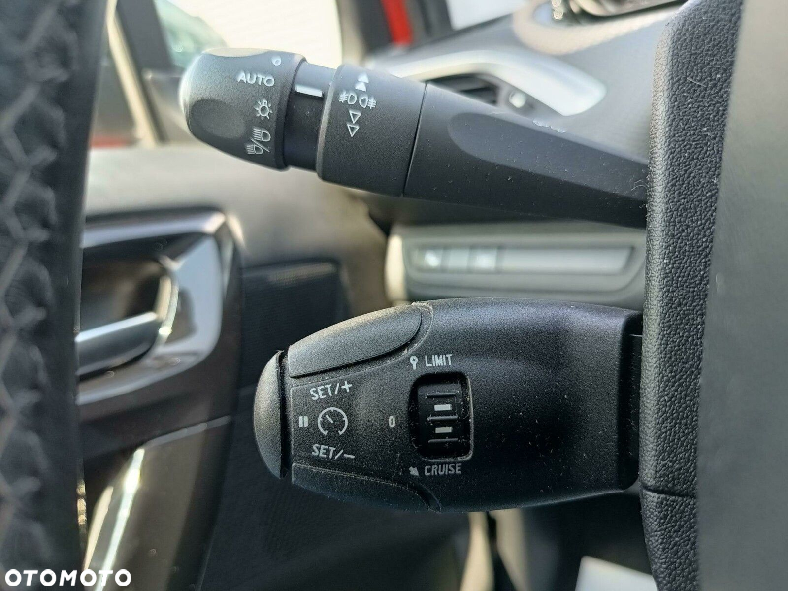 Peugeot 208 1.2 PureTech Allure S&S EAT6 - 19