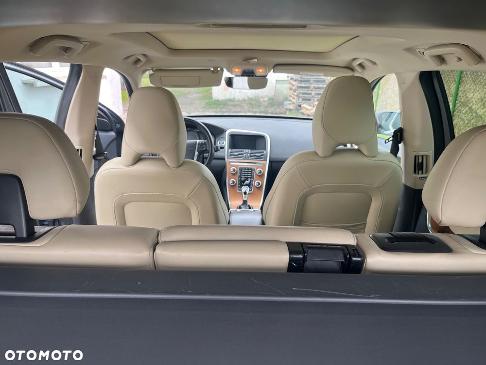 Volvo XC 60 T5 Drive-E Momentum - 10