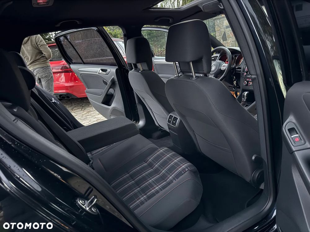 Volkswagen Golf 2.0 GTI DSG - 27