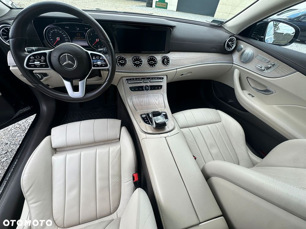 Mercedes-Benz Klasa E 220 d 4-Matic 9G-TRONIC - 13