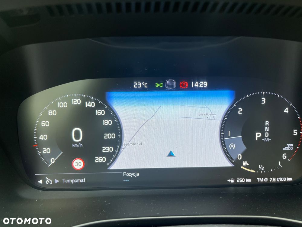 Volvo XC 40 D3 Momentum Pro - 20