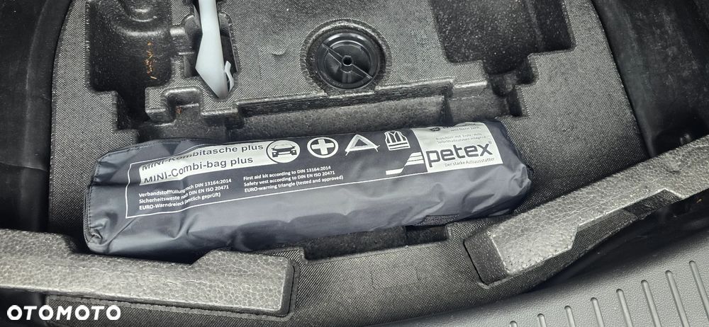 Ford Kuga 1.5 EcoBoost 2x4 Business Edition - 26