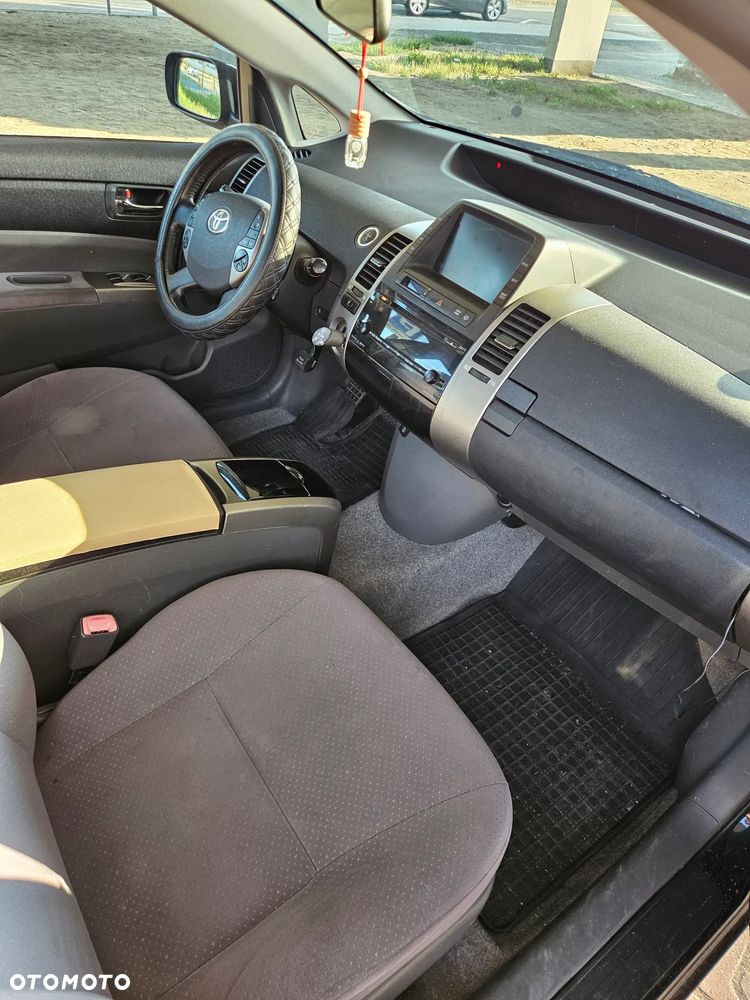 Toyota Prius 1.5 VVT-i Prestige - 6
