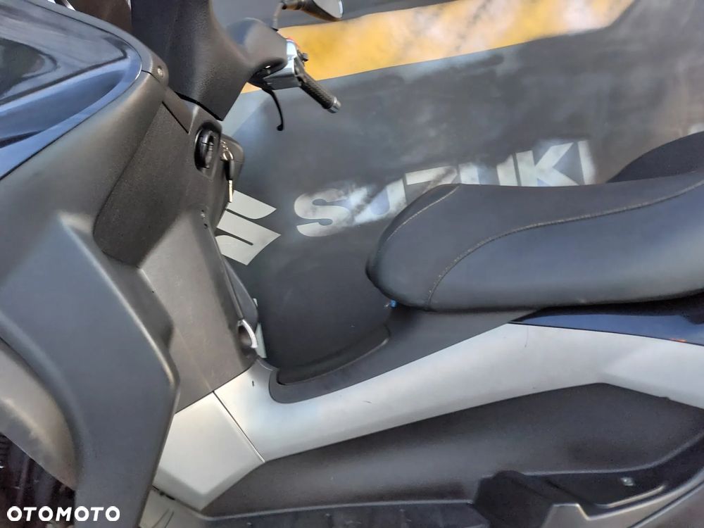 Piaggio MP-3 - 13