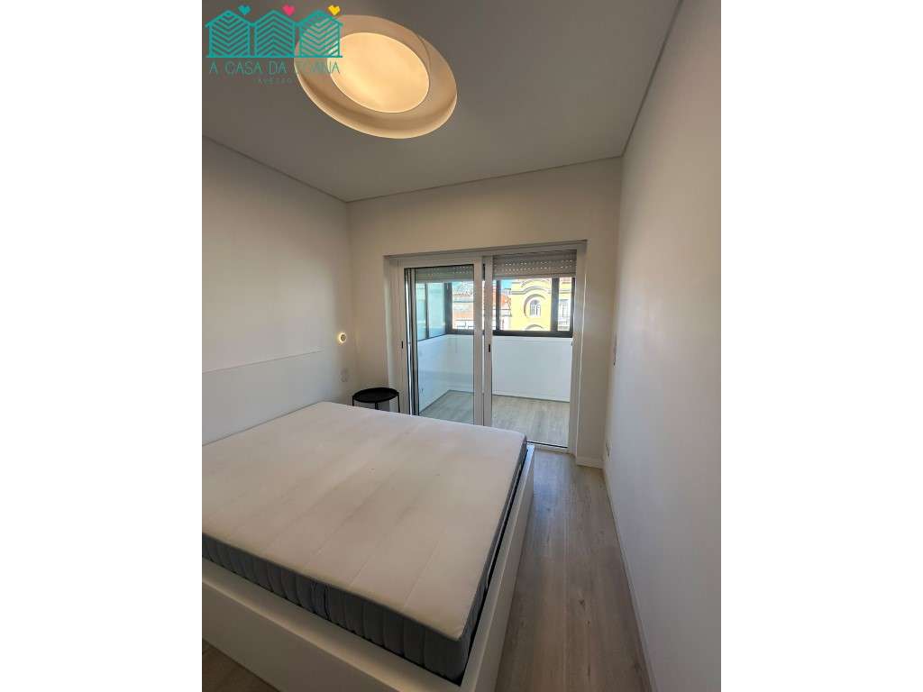 Apartamento T1 na Avenida Luís Bivar - Grande imagem: 4/15