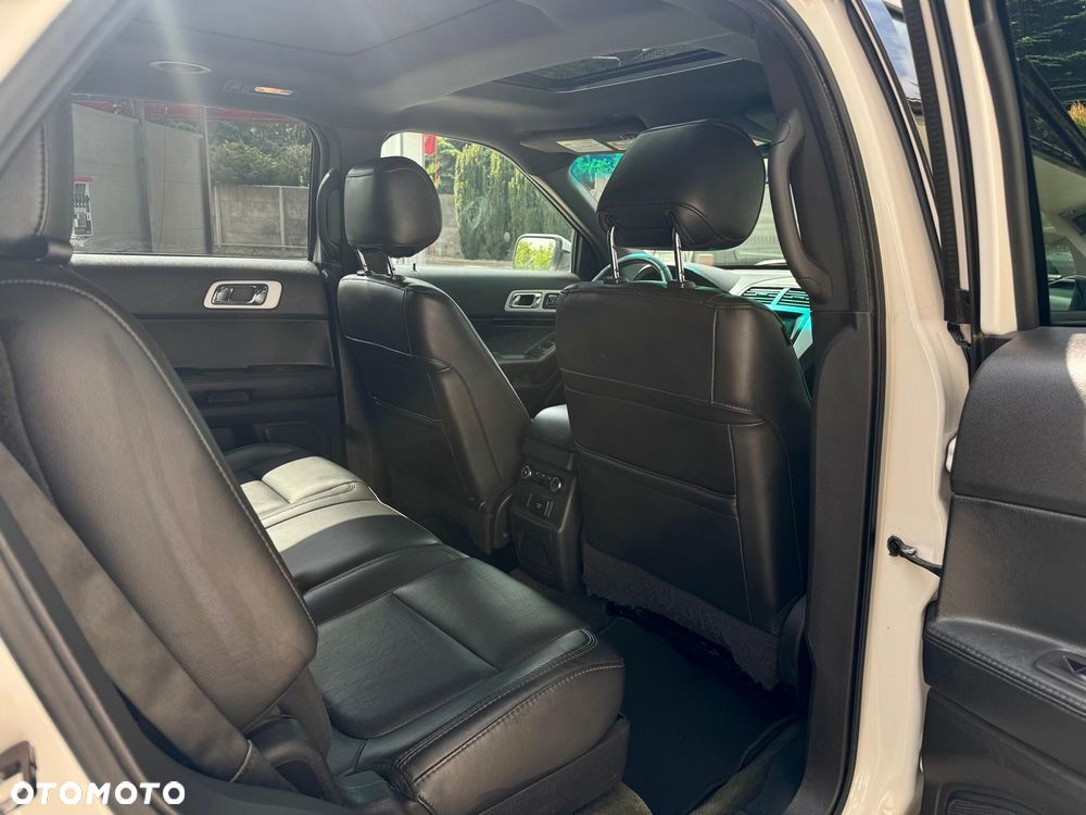 Ford Explorer - 27
