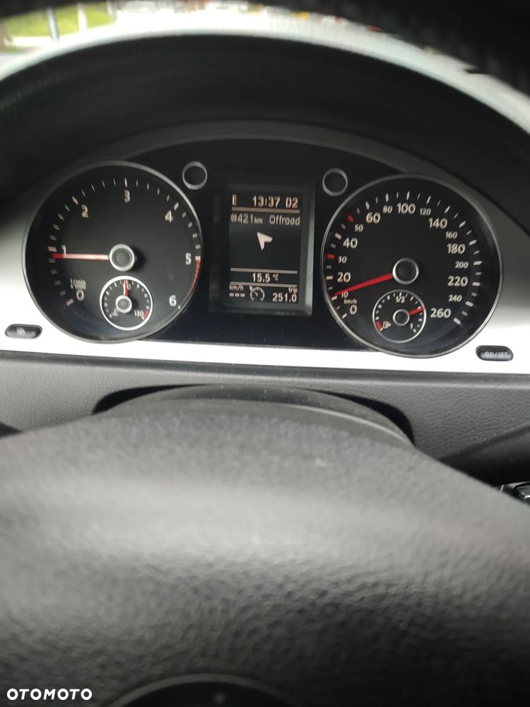 Volkswagen Passat 2.0 TDI DPF Sportline DSG - 26