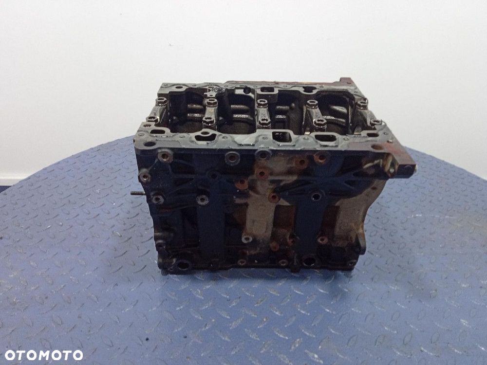 SKODA OCTAVIA III LIFT 17- 2.0 TDI 150KM DFFA BLOK SILNIKA 04L103011 - 1