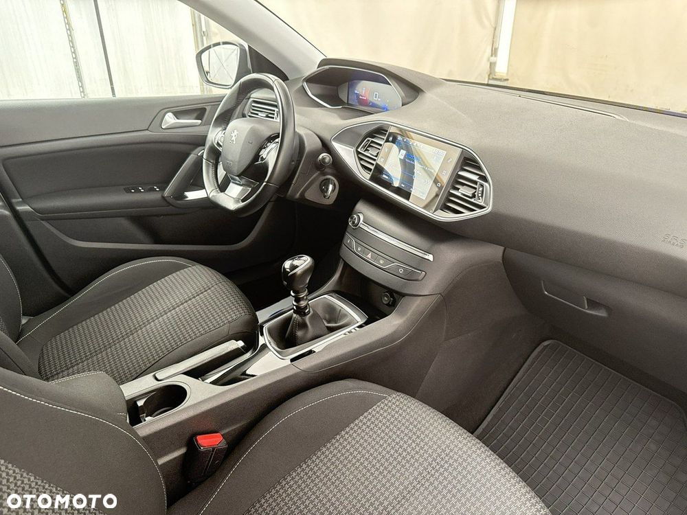 Peugeot 308 - 23