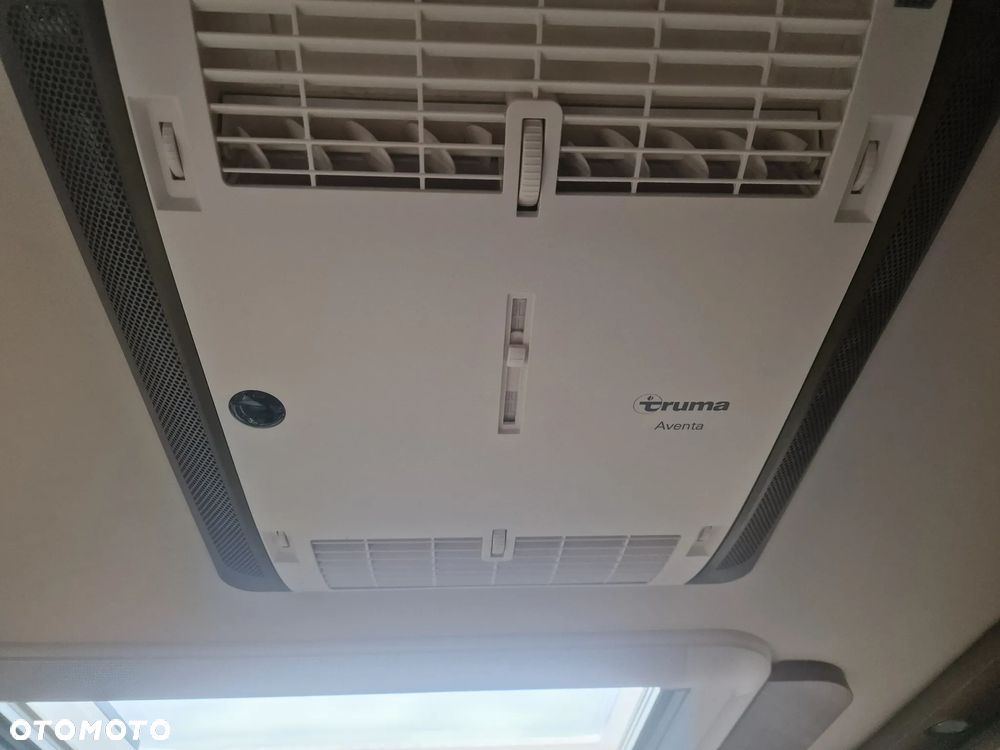 Carthago Chic E-line 64 XL QB - 17