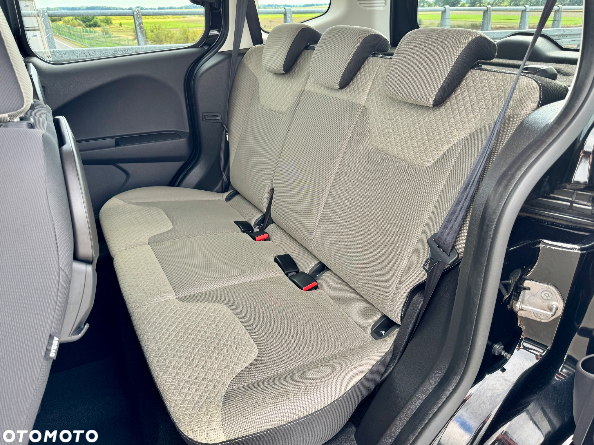Ford Tourneo Courier 1.0 EcoBoost Titanium - 13