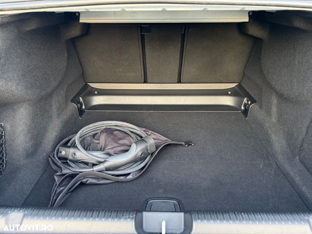 Mercedes-Benz EQE 350+ - 26