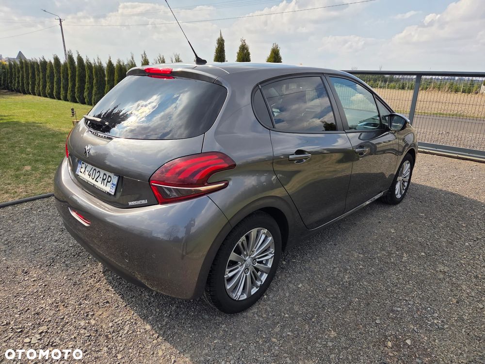 Peugeot 208 PureTech 82 Style - 3