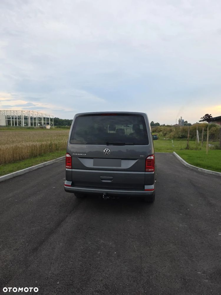 Volkswagen Caravelle 2.0 TDI L2 Comfortline DSG - 6