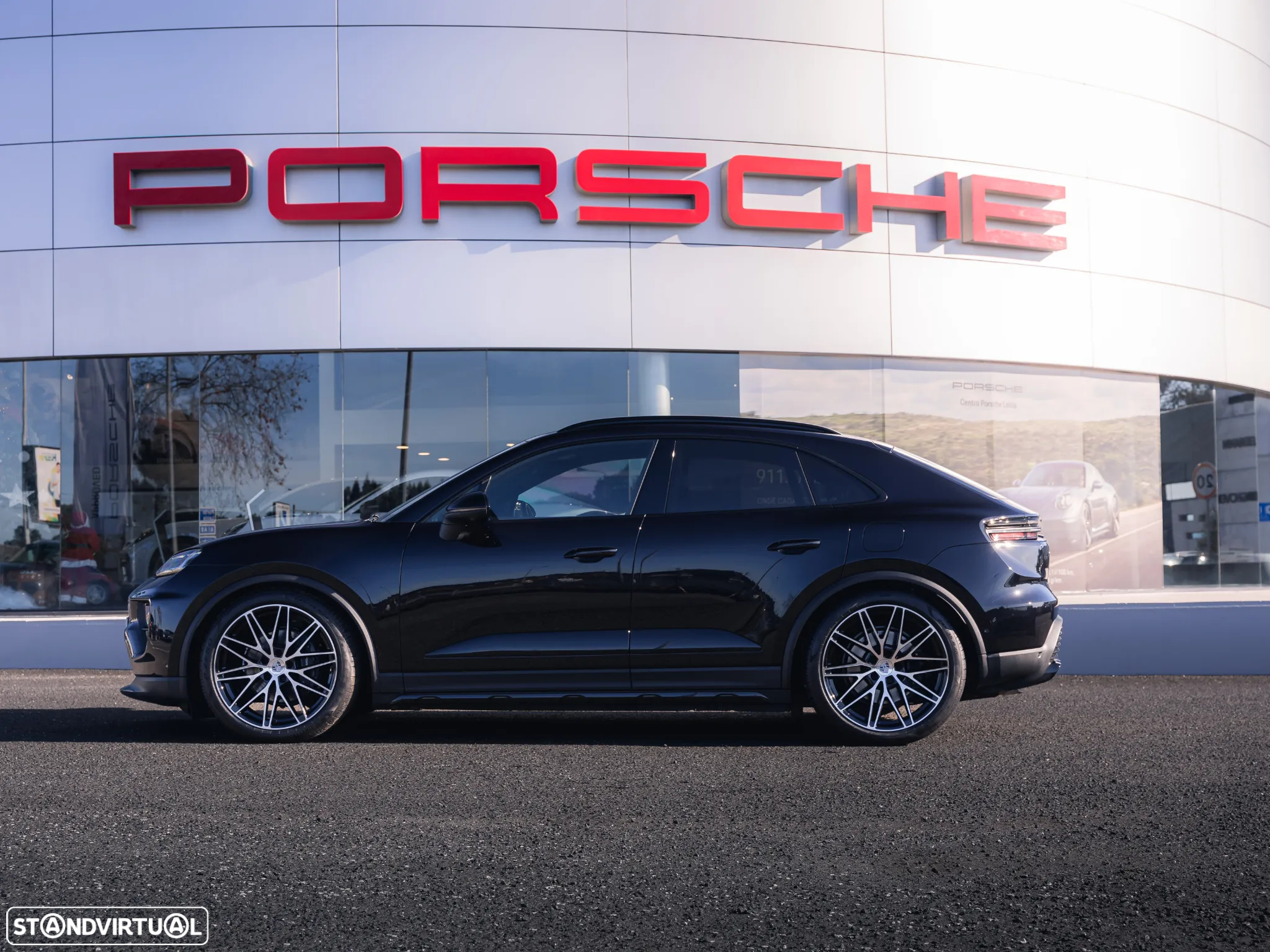 Porsche Macan Electric 4 - 2