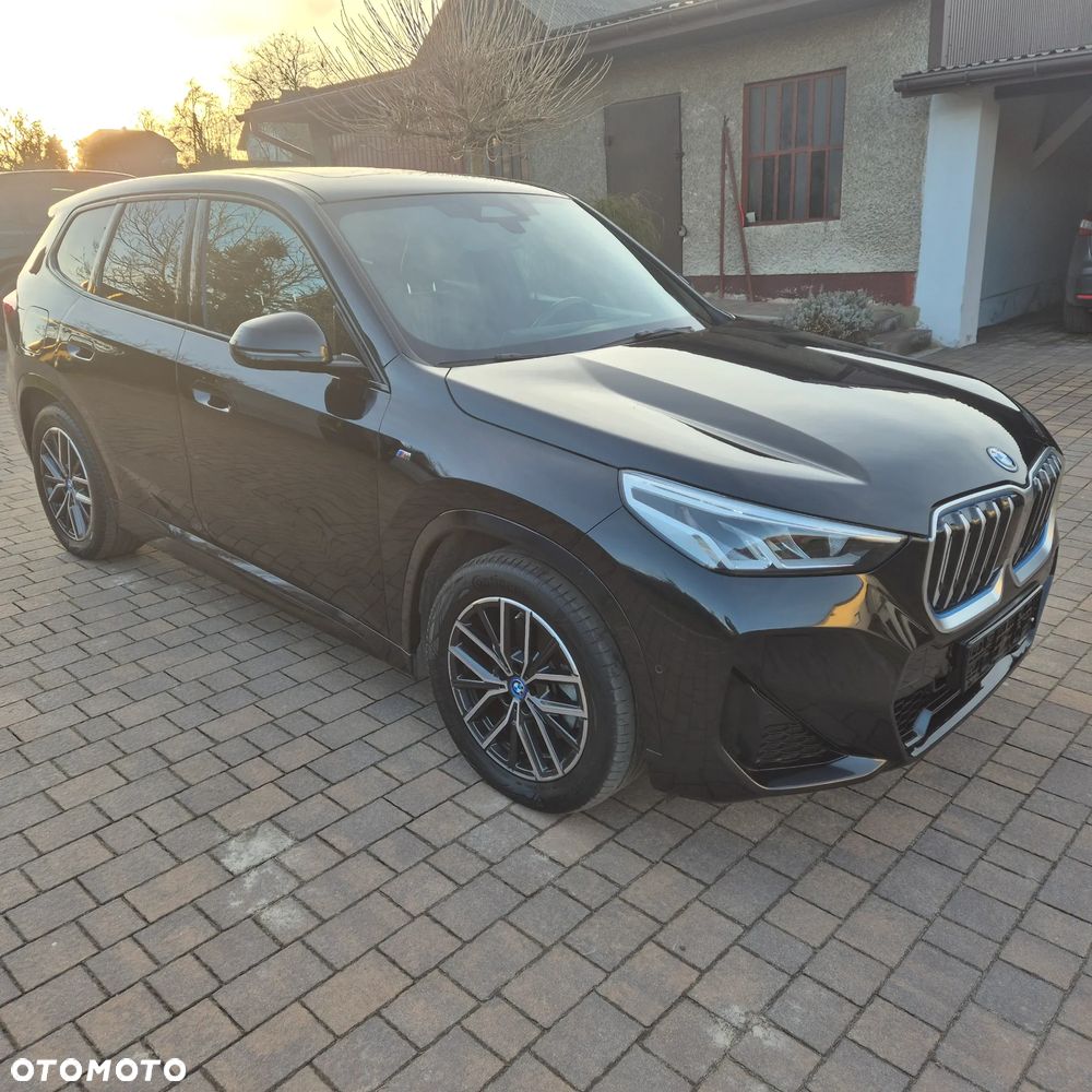 BMW iX1 xDrive30 M Sportpaket - 2