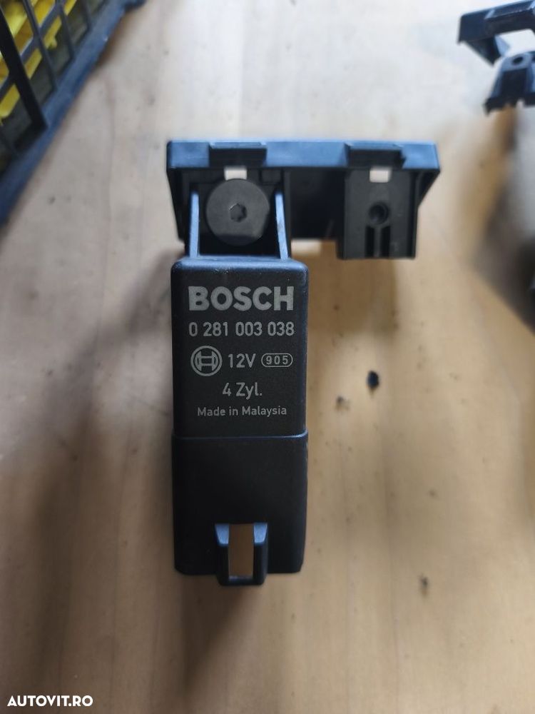 Releu de bujii Volkswagen Passat B6 038907281D / 0281003038 - 3