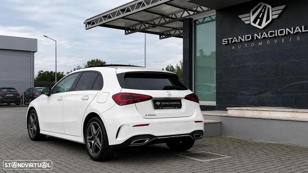 Mercedes-Benz A 250 e AMG Line - 10