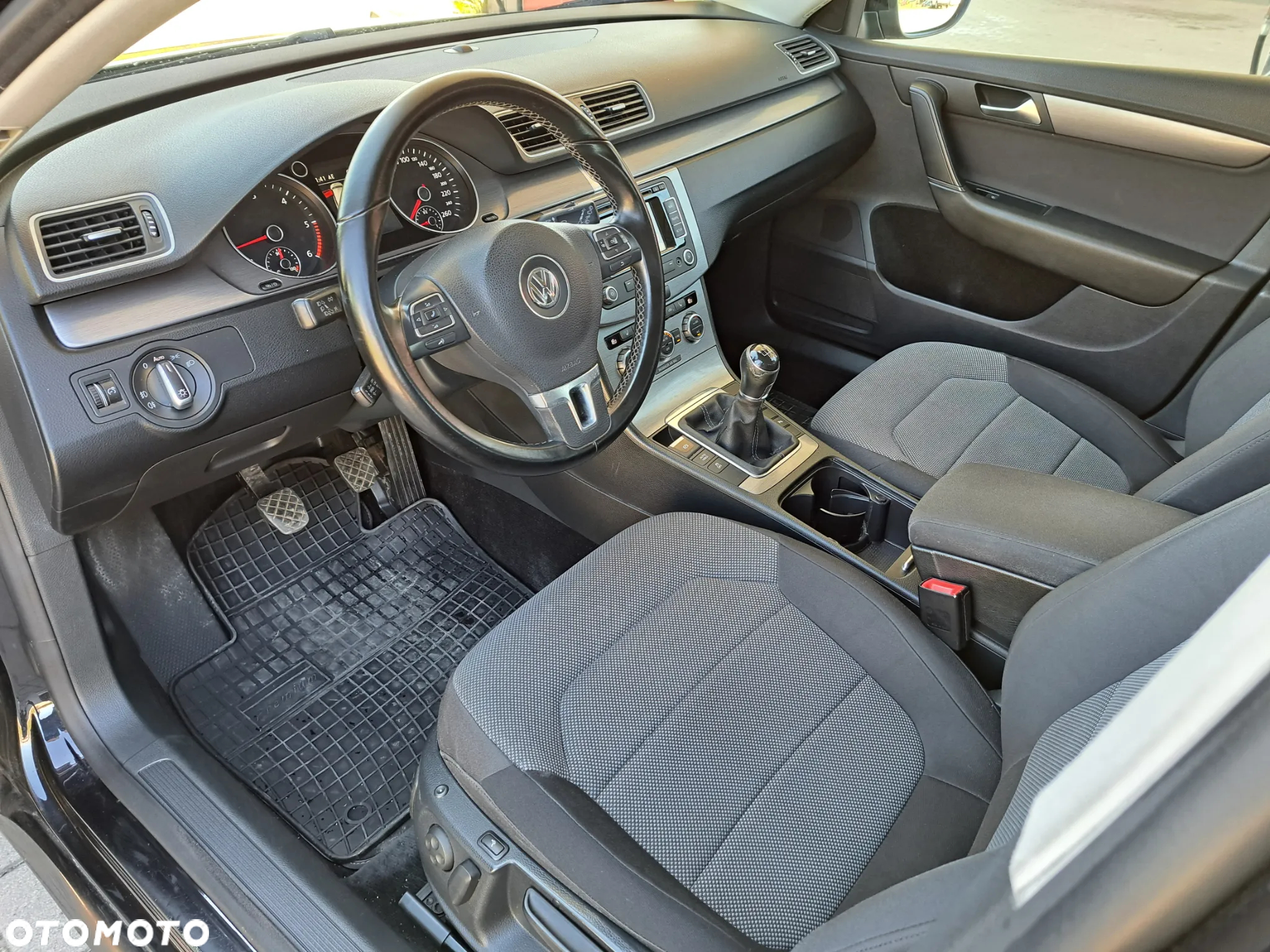 Volkswagen Passat - 14