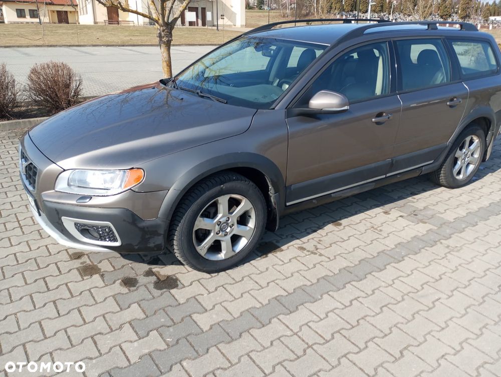 Volvo XC 70 D5 AWD Momentum - 9