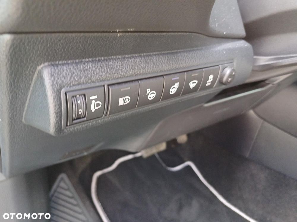 Toyota Corolla - 23