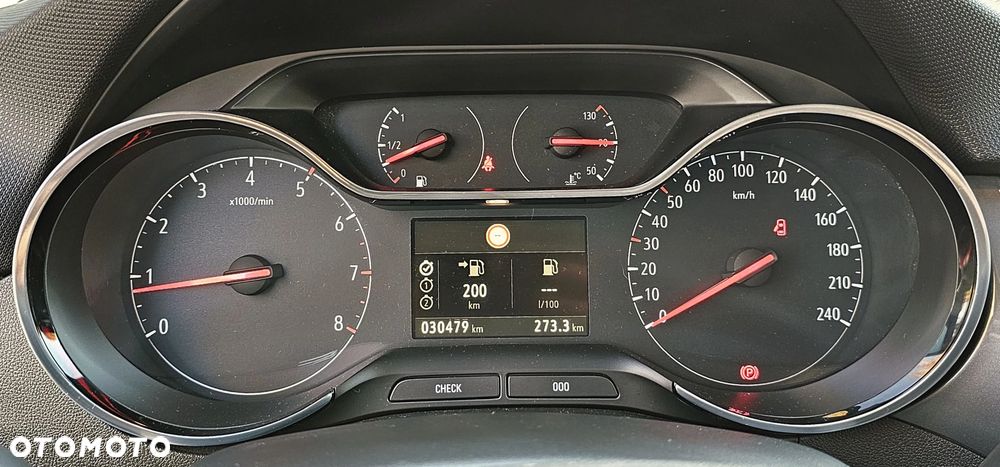 Opel Crossland X 1.2 T Design Line S&S - 32