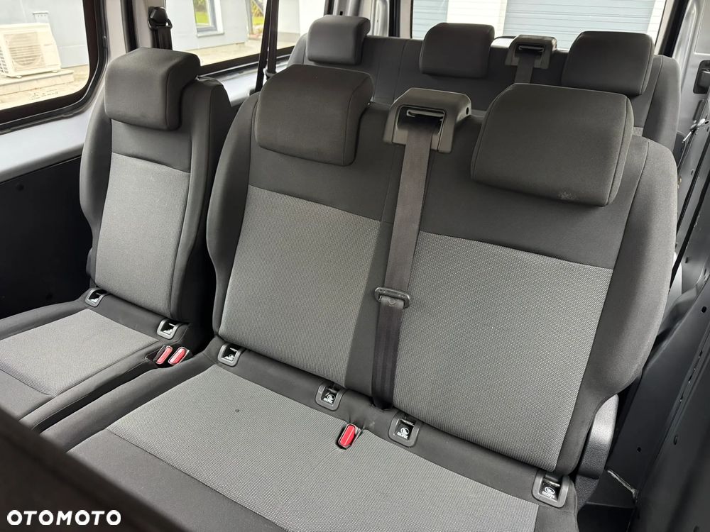 Opel Vivaro - 37