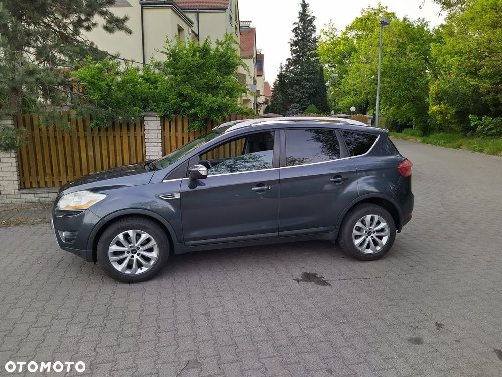 Ford Kuga 2.0 TDCi 2x4 Titanium - 4