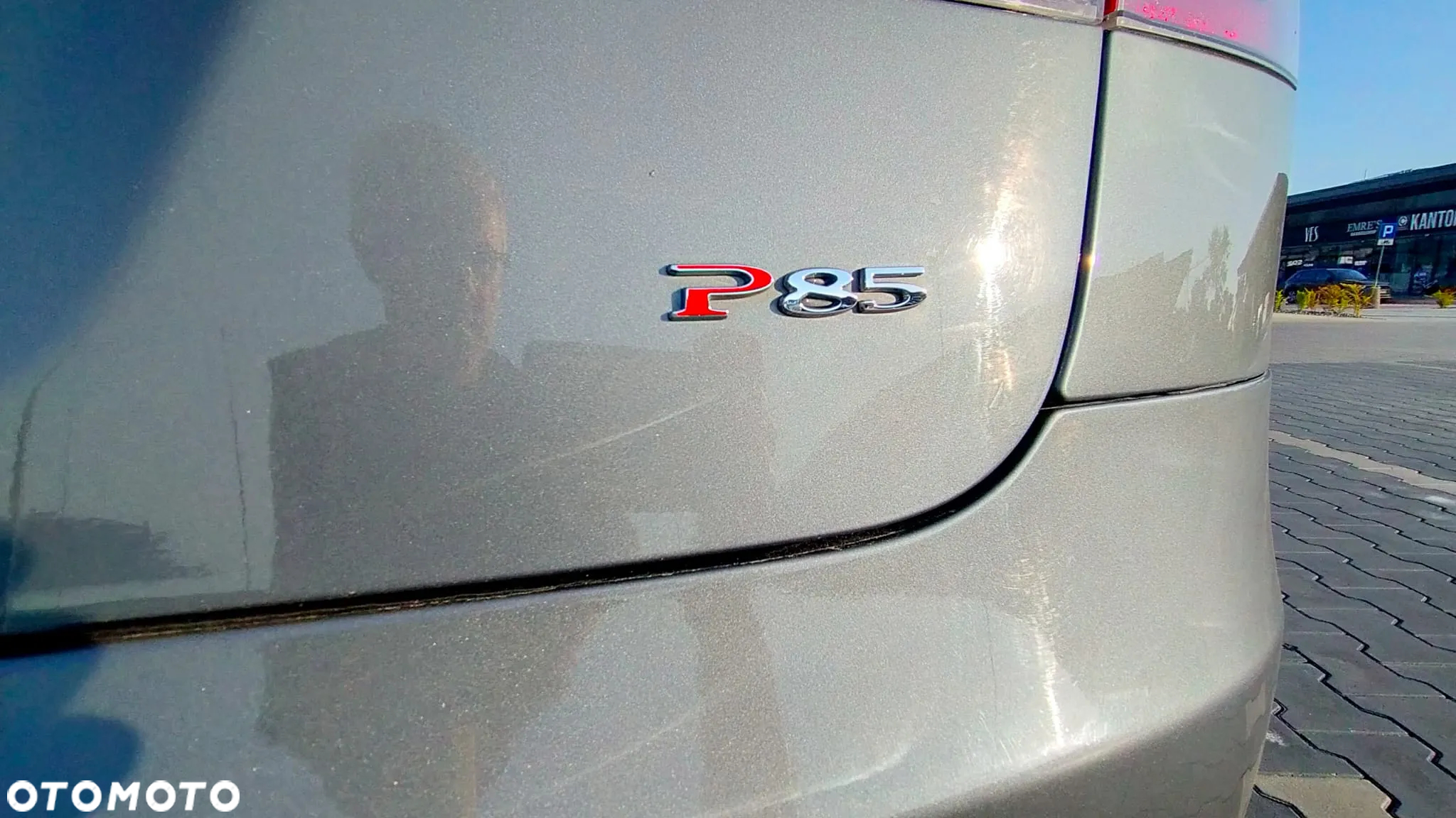 Tesla Model S 85 D - 10