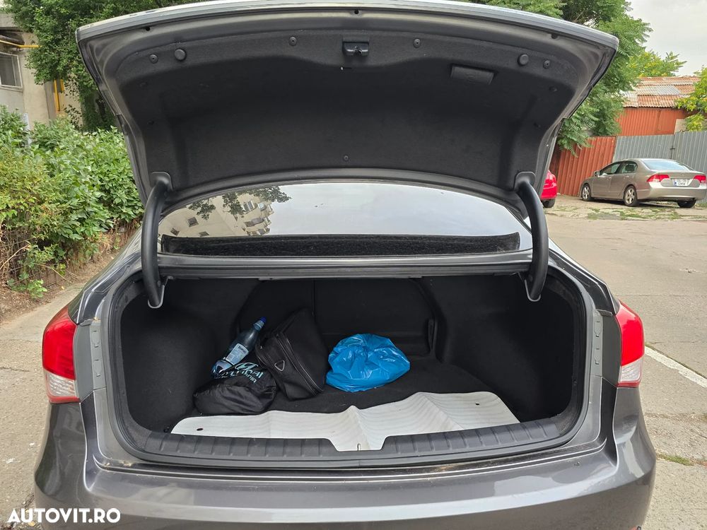 HYUNDAI i40 2012 — imagine 11