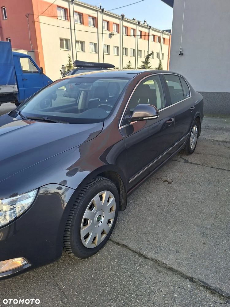 Skoda Superb 2.0 TDI Platinum DSG - 2