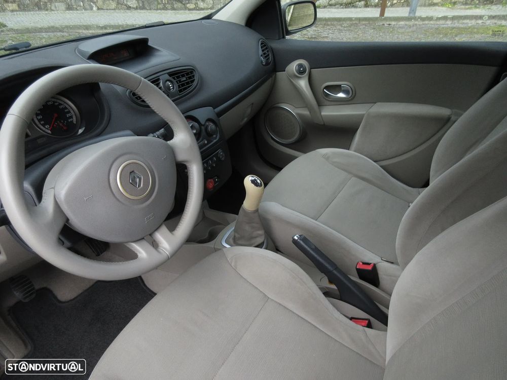 Renault Clio 1.2 16V Dynamique Luxe - 17