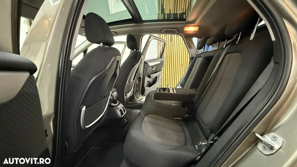 BMW Seria 2 218d - 9