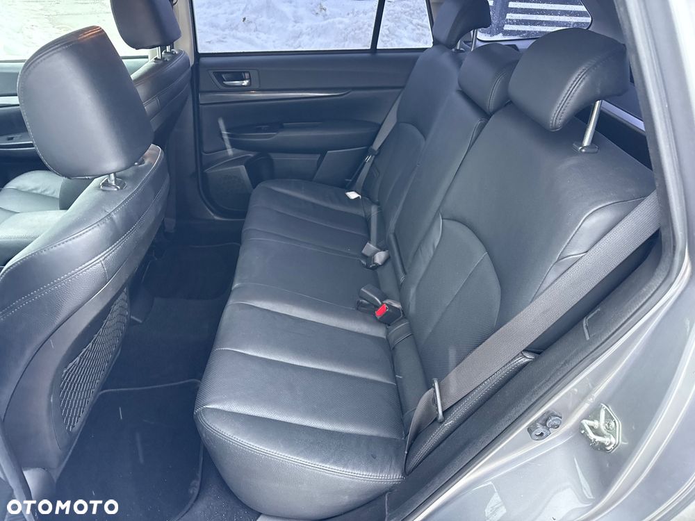 Subaru Legacy 2.5i GT - 16