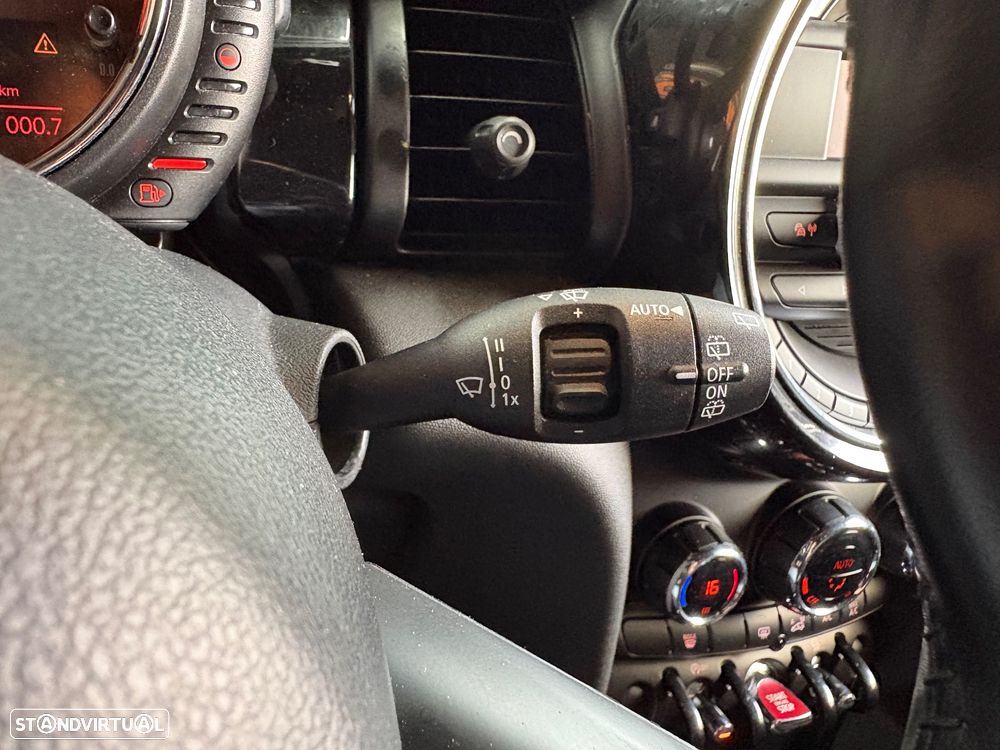 MINI 5 Portas Cooper D Aut. - 41